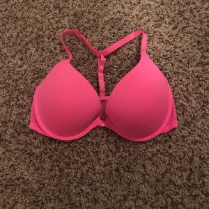VS Pink wear anywhere T-back bra