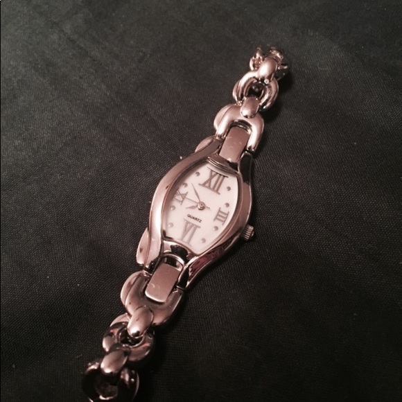 watch - Picture 2 of 7