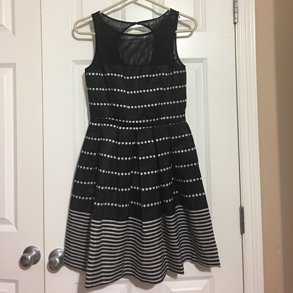 Taylor dress size 4