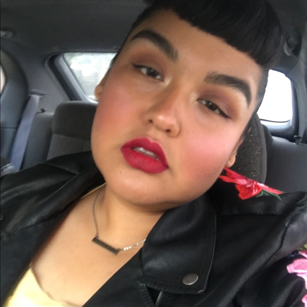 Meet your Posher, Leticia