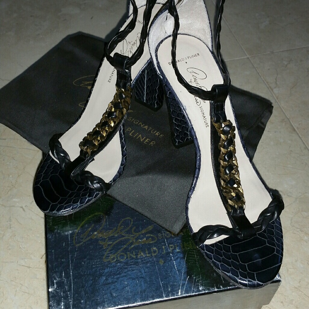 Donald J Pliner sexy T-strap heels