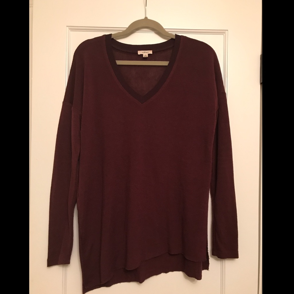 Wilfred Burgundy V-neck (Aritzia)