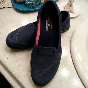 Skechers tennis shoes