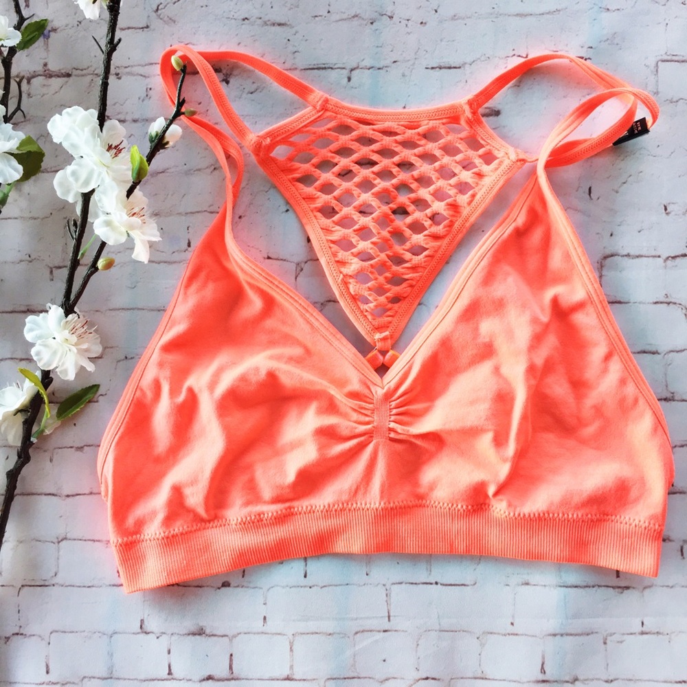 VS perfectly peachy triangle cut bralette 🍑