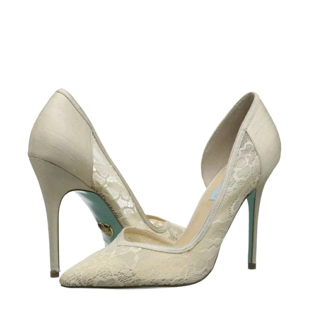 Blue by Betsey Johnson ivory/champagne heels
