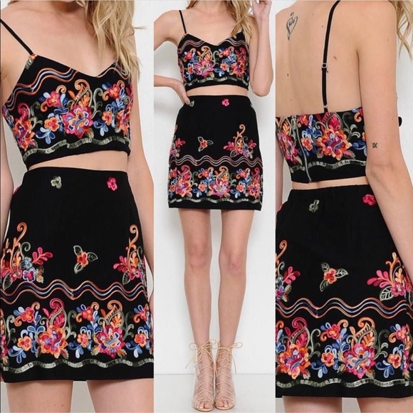 senz Dresses & Skirts - Beautiful 2 piece mini set !