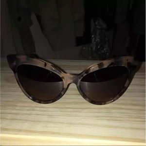 Grand dame cat eye sun glasses