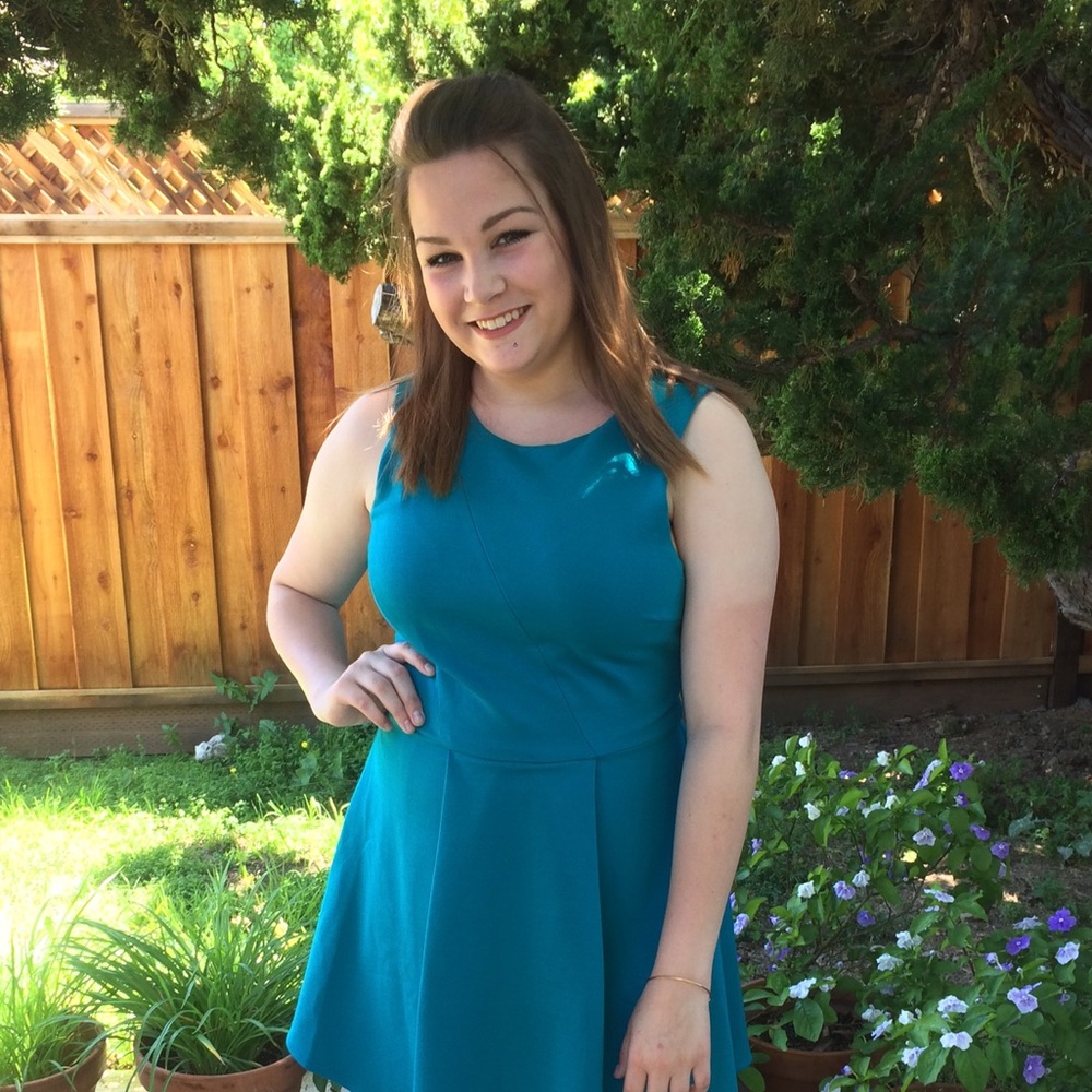 Meet your Posher, Abigail