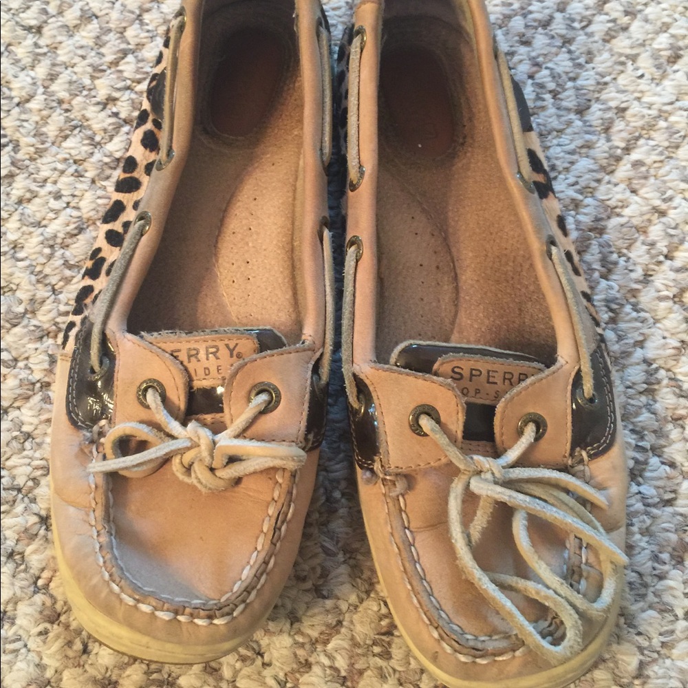 Women's 9.5 Cheetah Print Angelfish Sperrys