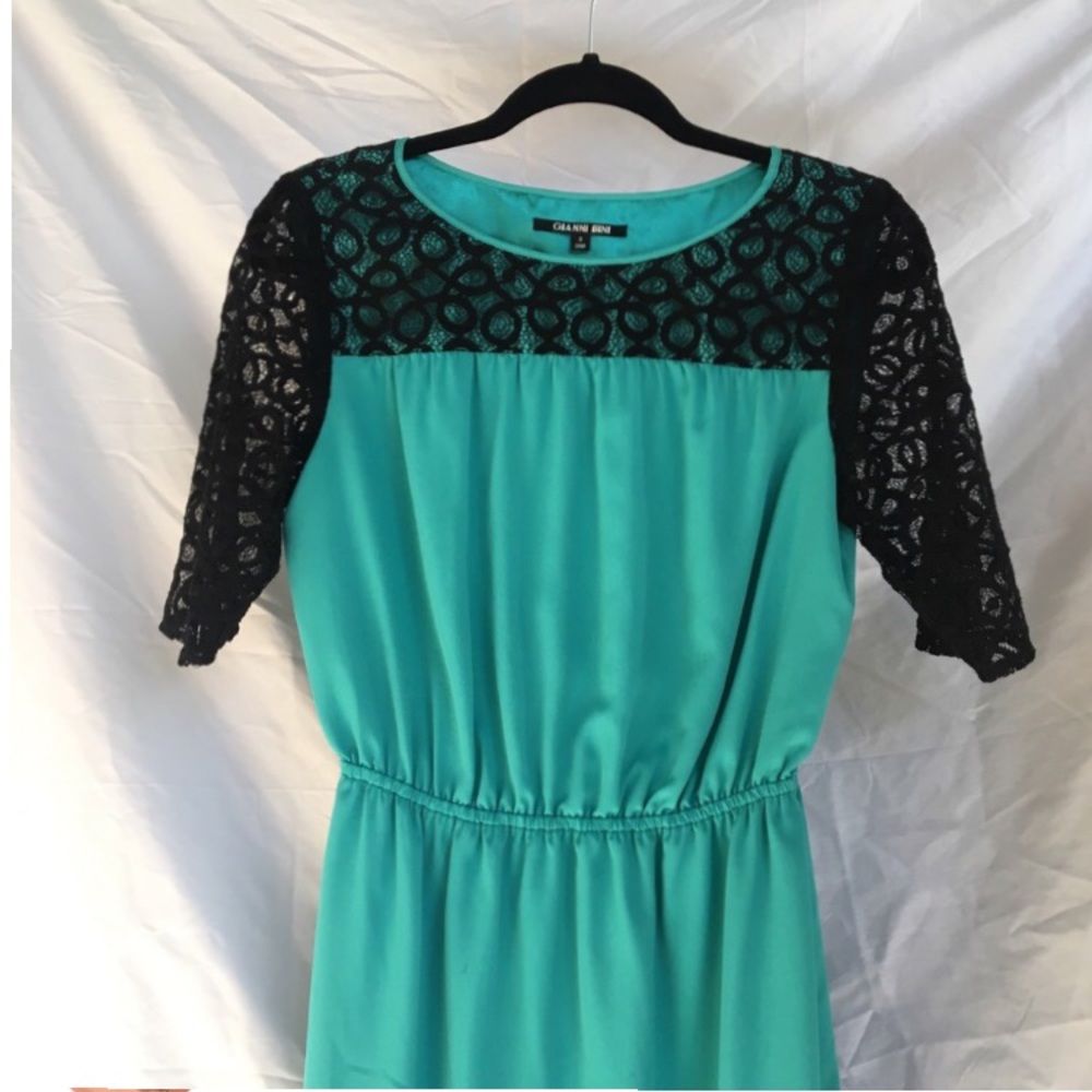 ✨ GIANNI BINI TEAL AND LACE DRESS 👗✨