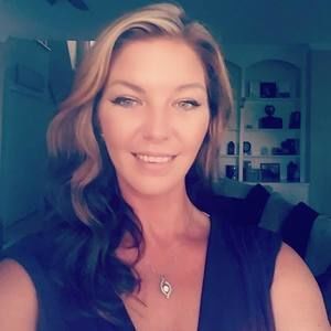 Meet your Posher, Corinne