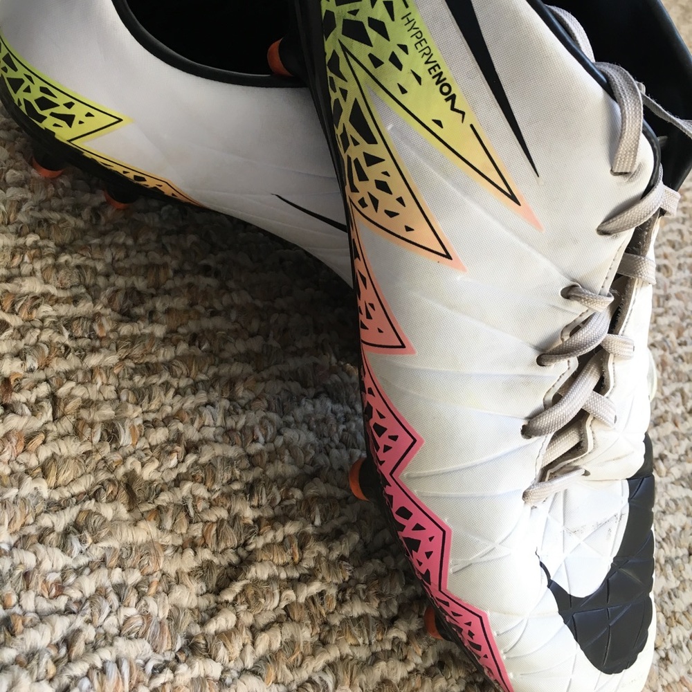 Nike Phinsh Hypervenom Soccer Cleats