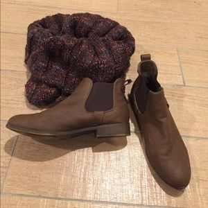 Madden Girl Chelsea Boots - Size 8