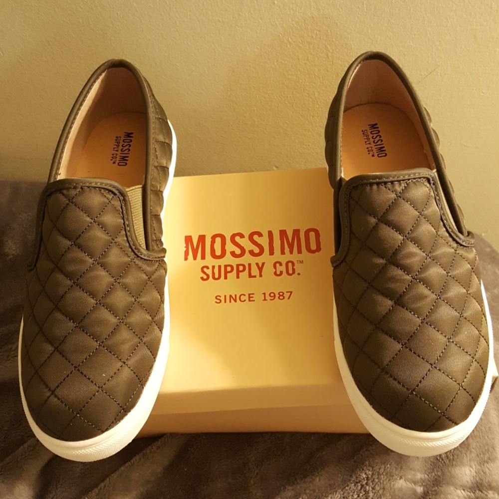 Mossimo Supply Co. Green canvas shoes Size 7