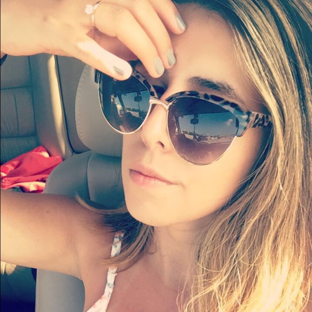 Meet your Posher, Julia