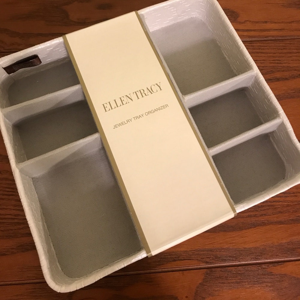 Ellen Tracy jewelry tray.