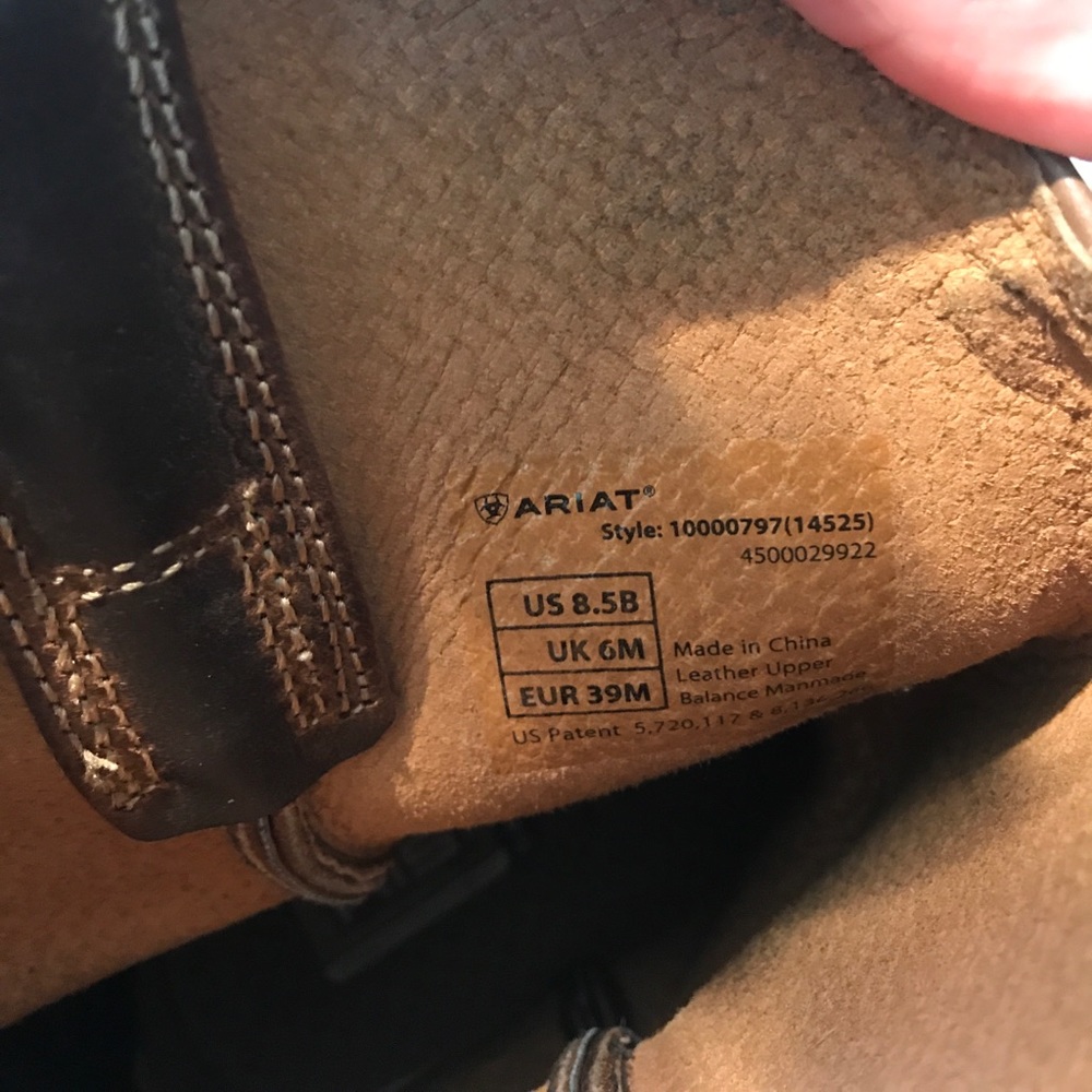 Brand New Ariat Cowgirl boots- worn once only!