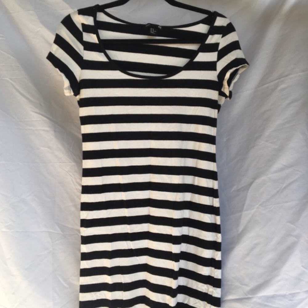 👗 BODYCON STRIPED DRESS 👗