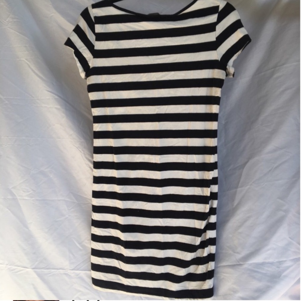 👗 BODYCON STRIPED DRESS 👗 - Picture 2 of 2