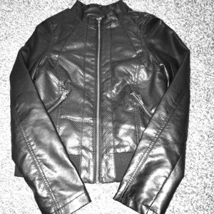 Nice black leather jacket!