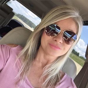 Meet your Posher, Ashley