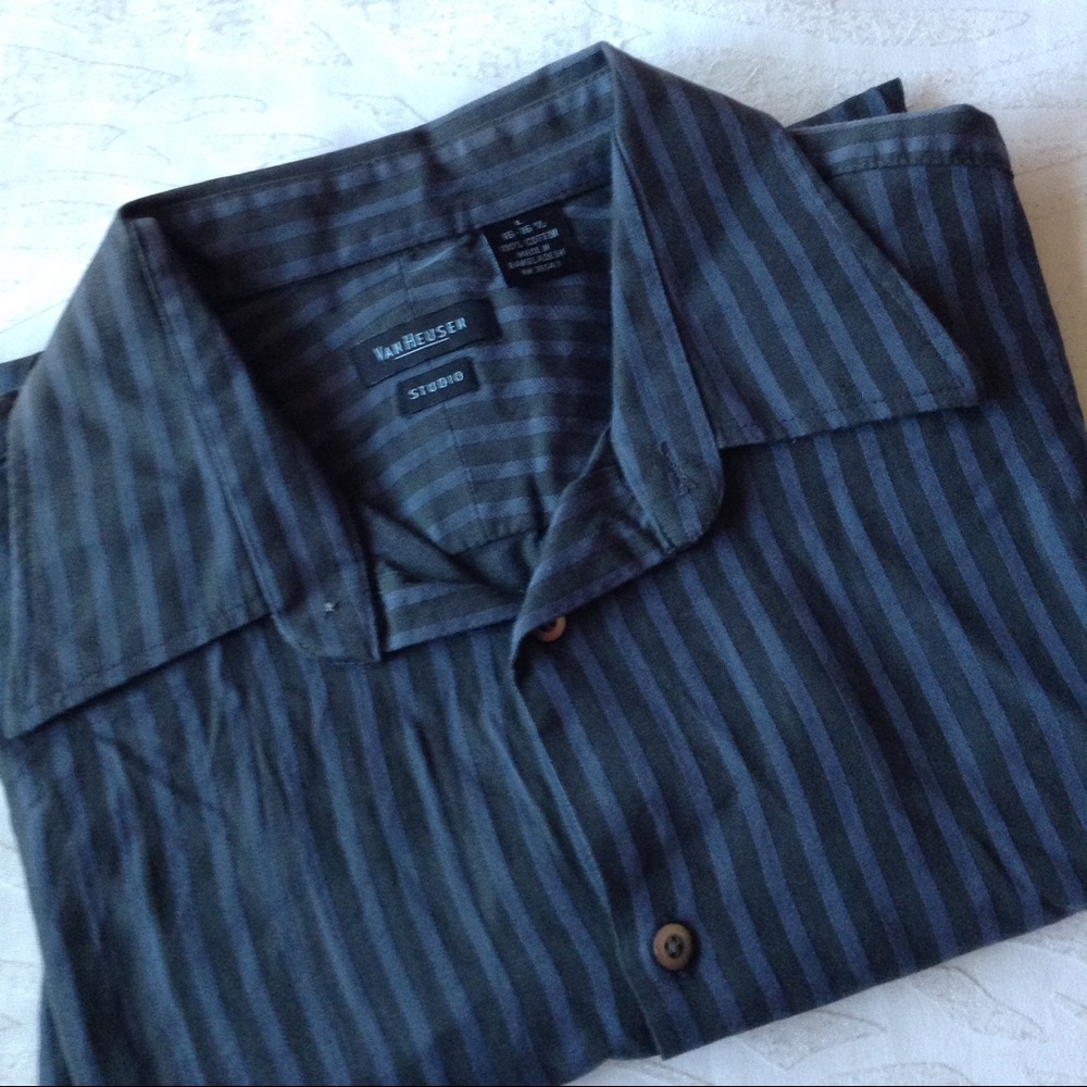 VAN HEUSEN BLUE BUTTON DOWN SHIRT L