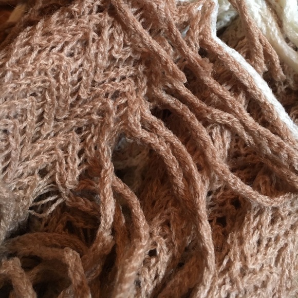 Cozy Steve Madden Infinity Scarf ... So soft! - Picture 8 of 8