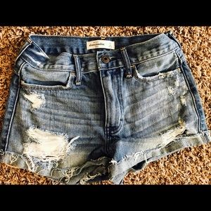 BRAND NEW - abercrombie girls short shorts