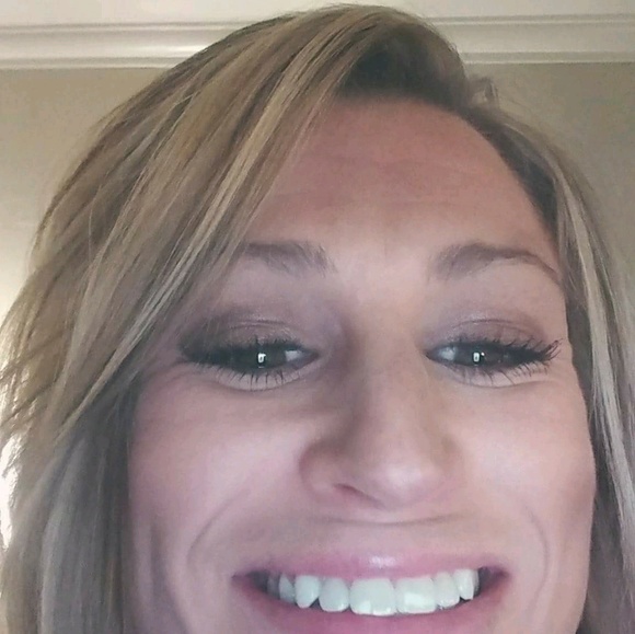 Meet your Posher, Staci - Picture 1 of 1