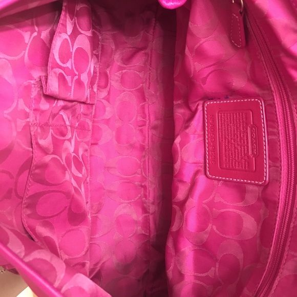 Bright pink coach bag - Picture 3 of 4