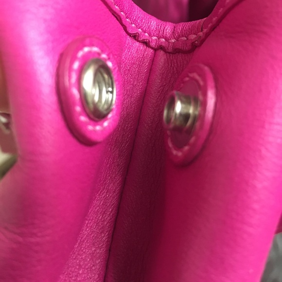 Bright pink coach bag - Picture 4 of 4