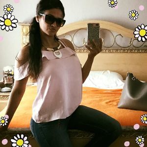 Meet your Posher, Adrina