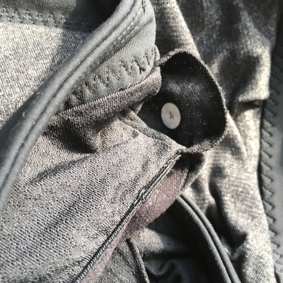 Lululemon Tank Cross Strap Gray Black Shelf Bra 4 - Picture 6 of 8