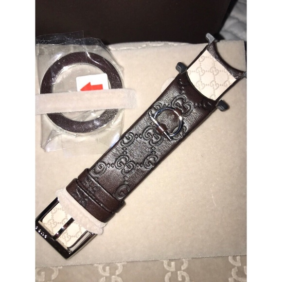 Round gray Gucci analog watch with box main image 5