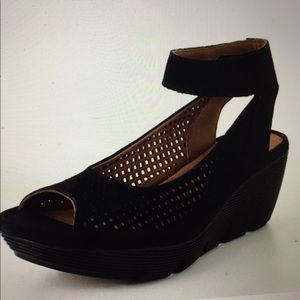 Clarks Clarene Prima Black Nubuck, Size 8