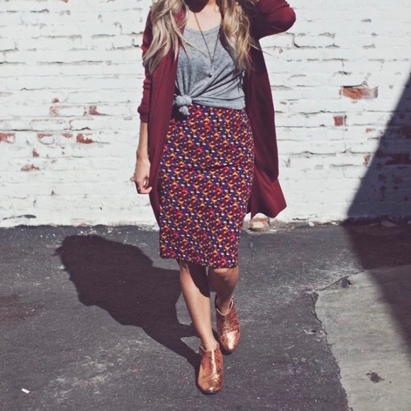 NWT LuLaRoe Cassie Pencil Skirt blue Aztec X-Small - Picture 3 of 6