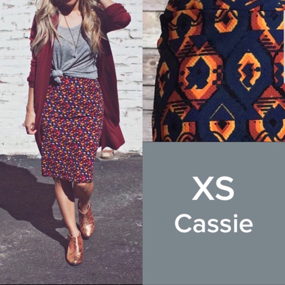 NWT LuLaRoe Cassie Pencil Skirt blue Aztec X-Small - Picture 2 of 6