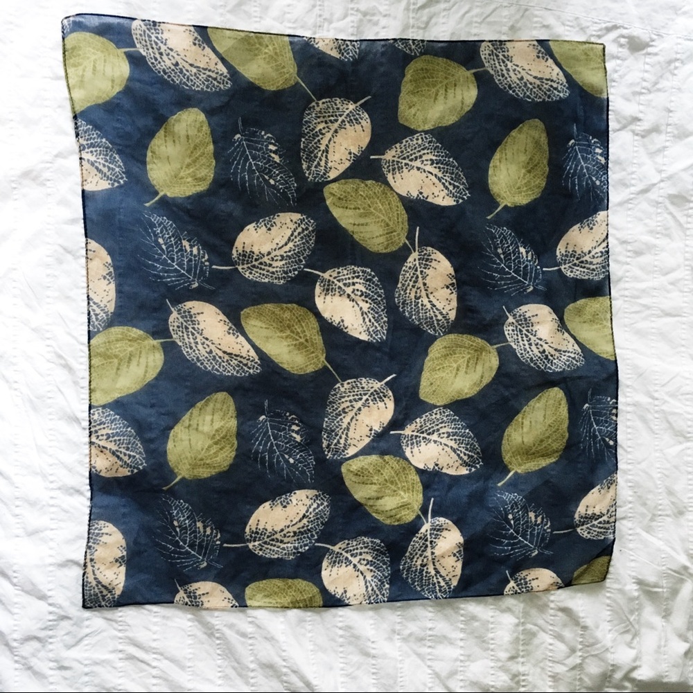 vintage neck scarf - Picture 4 of 5