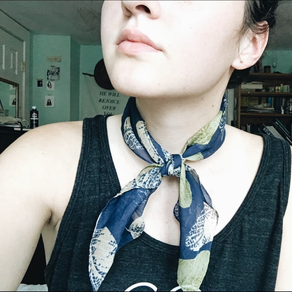 vintage neck scarf - Picture 5 of 5