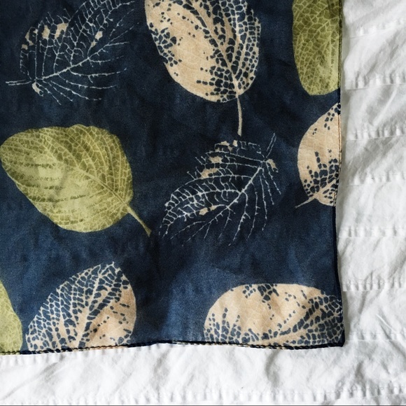 vintage neck scarf - Picture 3 of 5