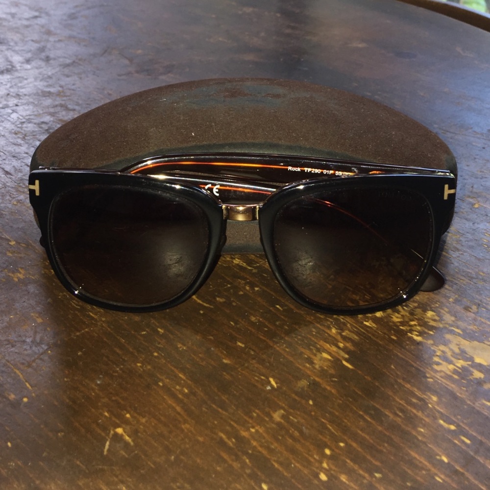 Authentic Tom Ford sunglasses/unisex.