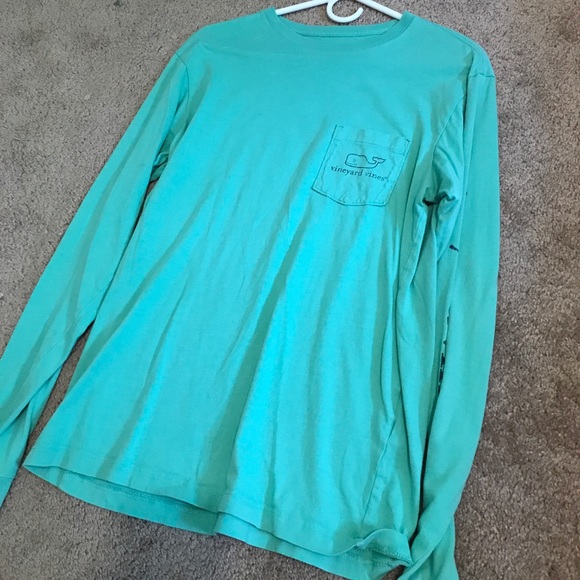 Vineyard Vines Tops - LONGSLEEVE VV LOGO TEESHIRT