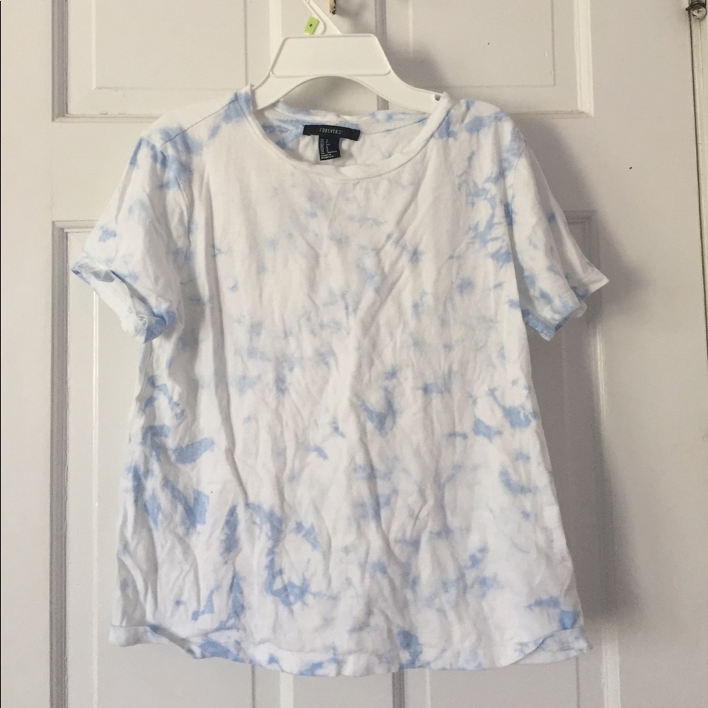 white and blue the dye tee