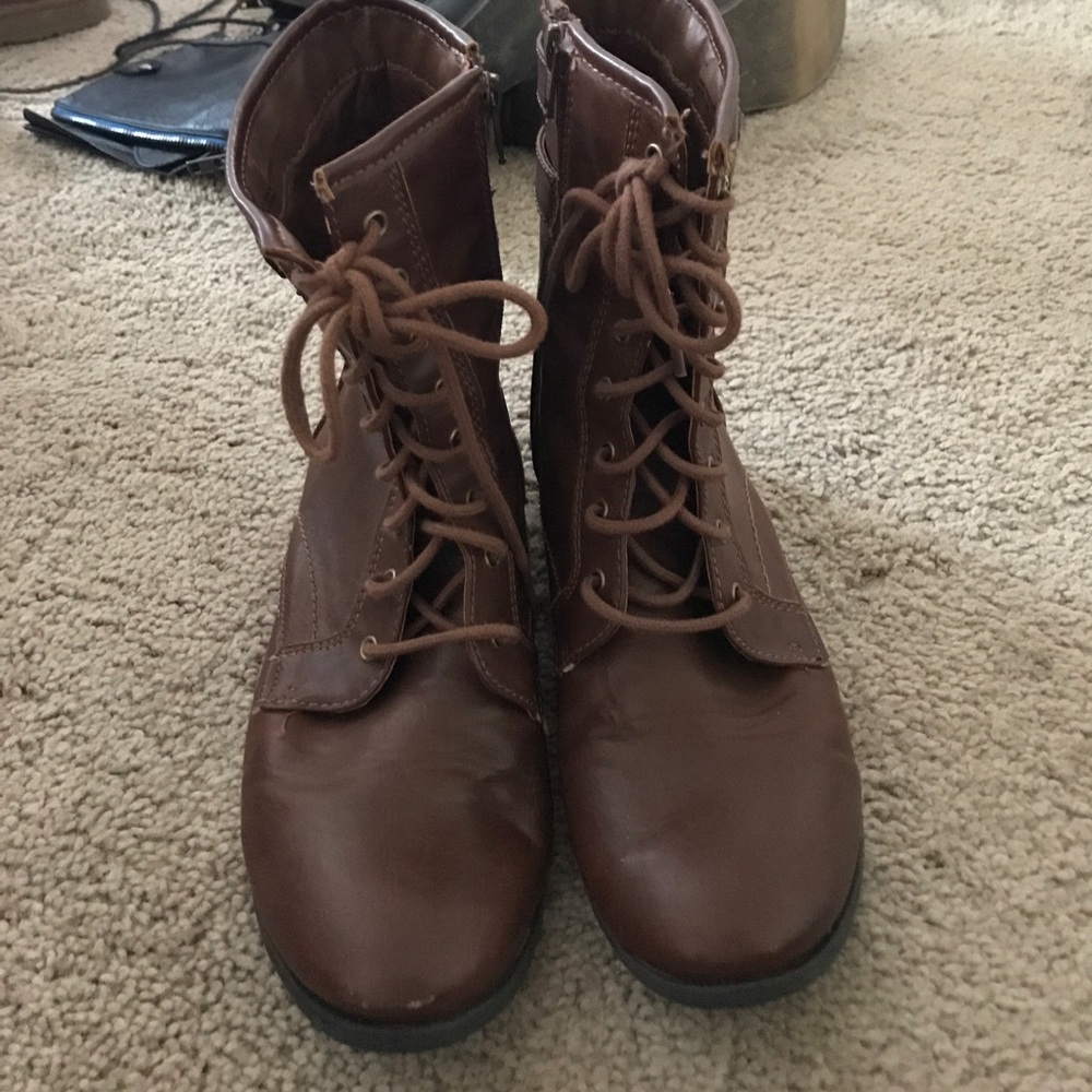Mini chestnut combat boots