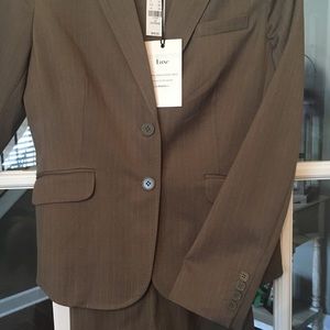 Women's suit. Jacket-size 10 / Pants-size 6