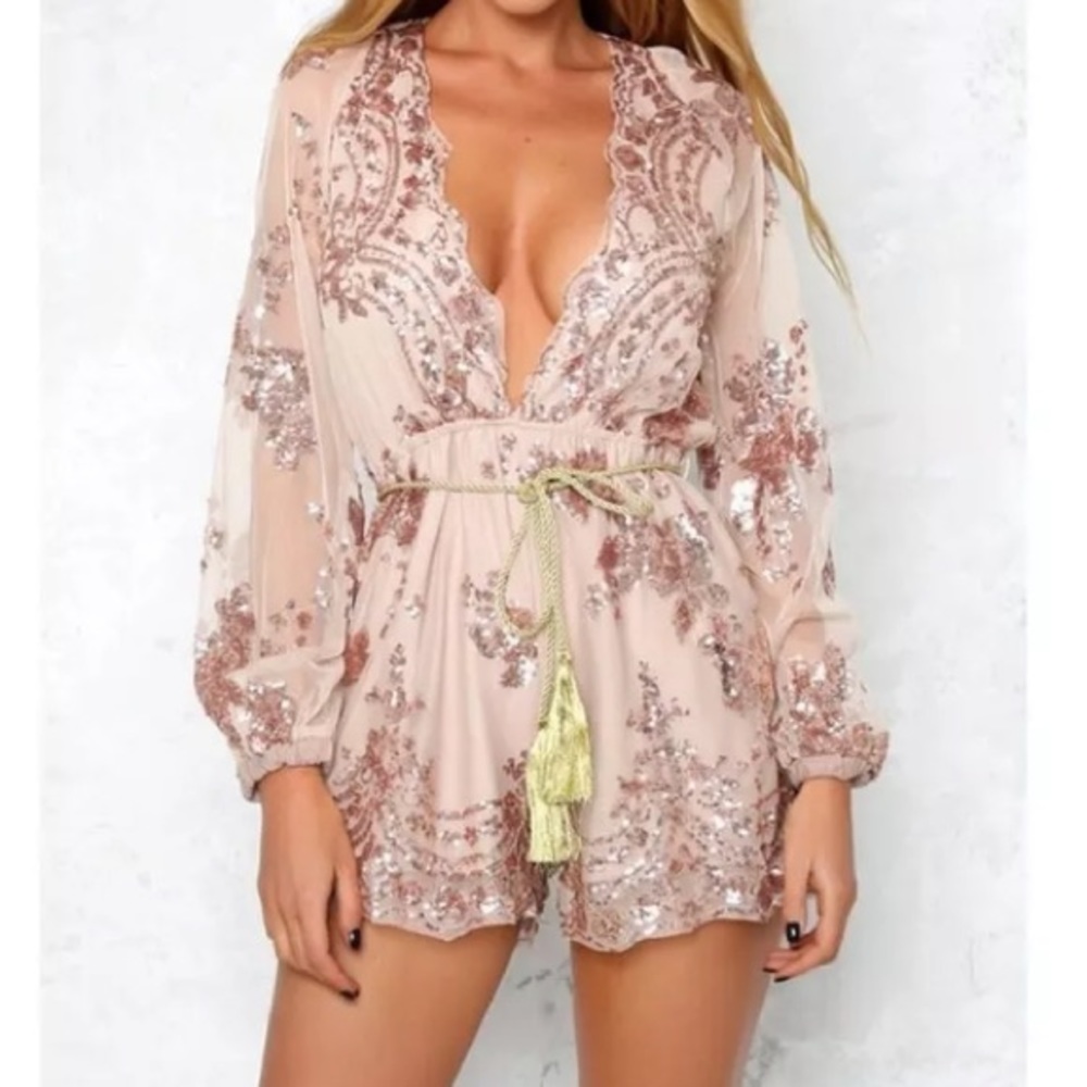 Rose gold sequin romper 🌹💛