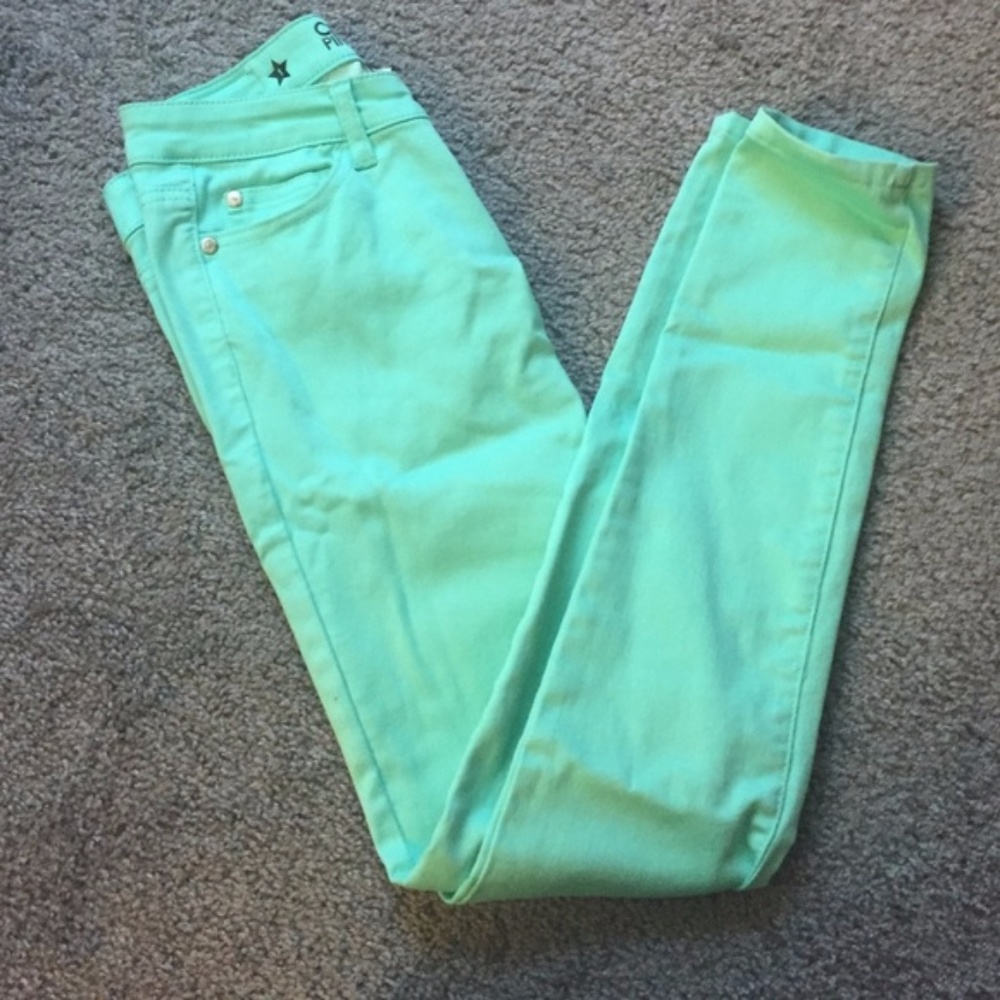MUST GO SALE!! mint jeans