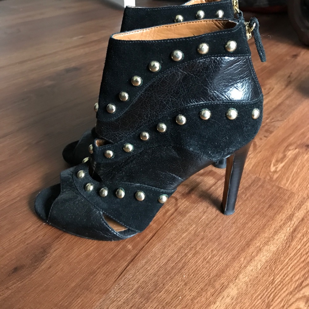 NINE WEST Black leather/suede gold studded booties