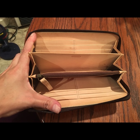 Vintage Coach wallet - Picture 2 of 2