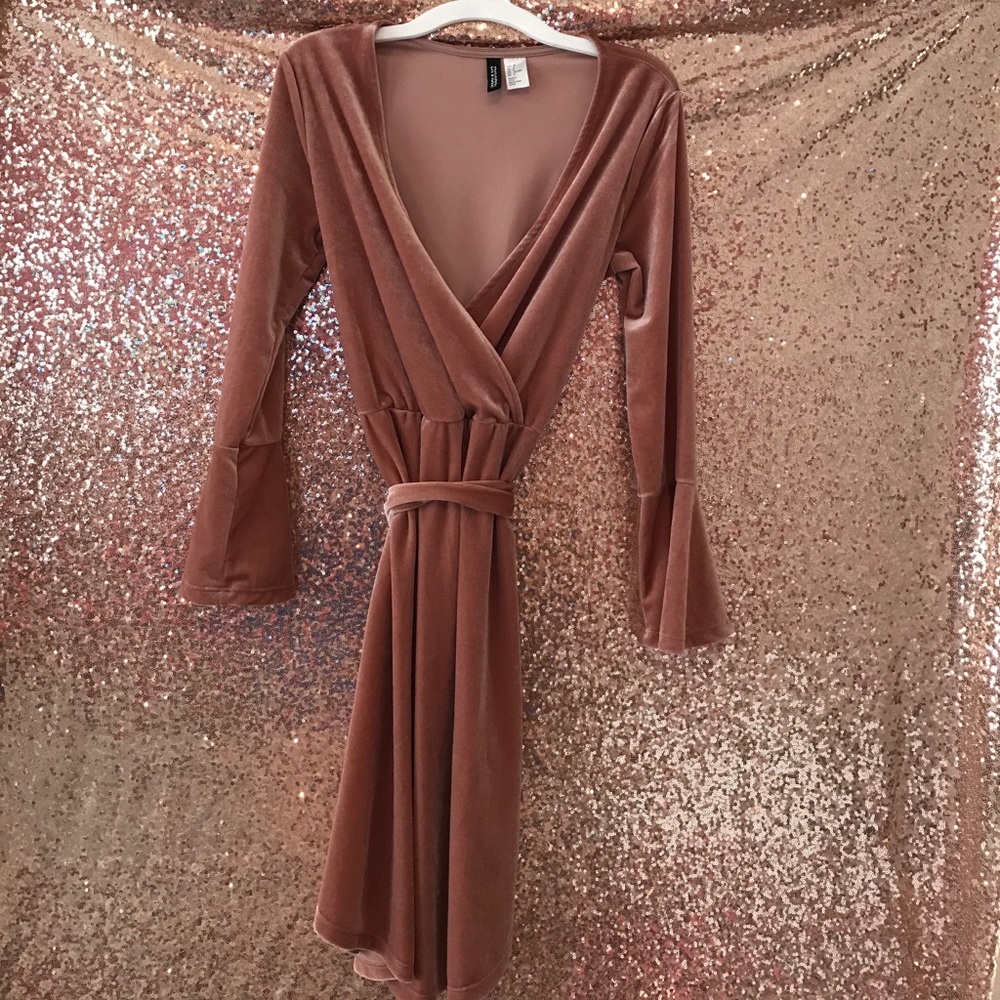 H&M Above The Knee Wrap Dress